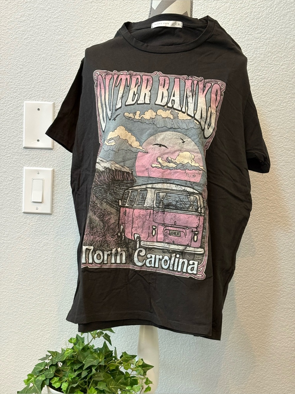 Outer Banks North Carolina Graphic Tee - Black & Pink